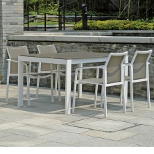 Mobiliario para jardín con piscina Nerva de 5 piezas.