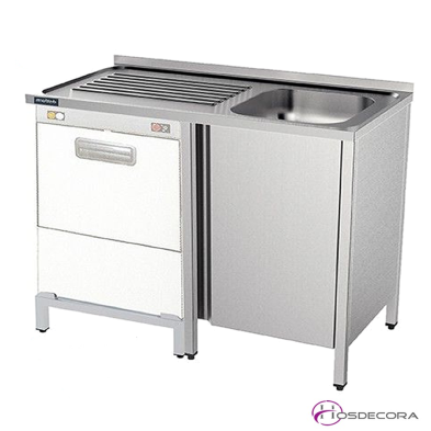 Fregadero pequeño con puerta para poner debajo el lavavasos.