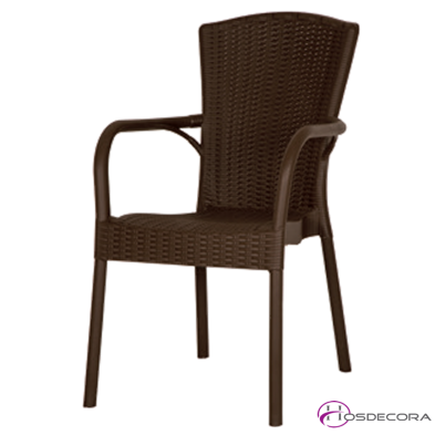 Sillón de polipropileno imitando dibujo rattan.