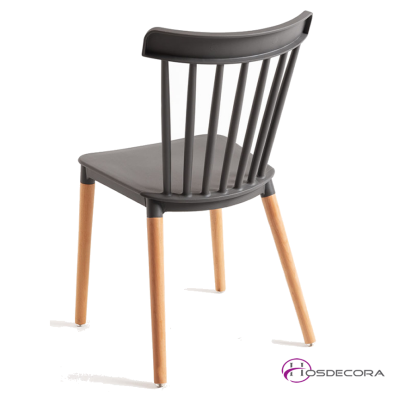 Silla de estilo nórdico Montehermoso para cafeterías.