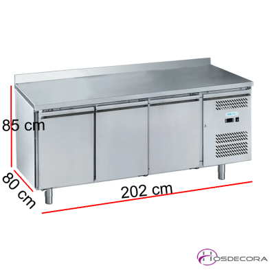 Mesa fría de pastelería con peto y 3 puertas