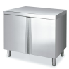 Mesa dentral con puertas practicables para cocina profesional.