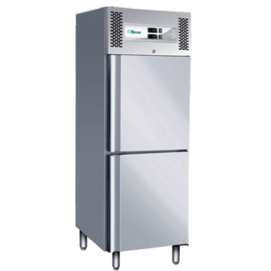 Armario con refrigeración y congelación