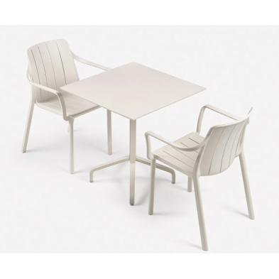 Sillon de bar con lamas y patas circulares Tiberina