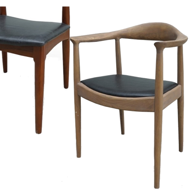 Sillón Berge de madera maciza de fresno.
