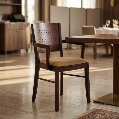 Silla Liver de madera de haya con reposabrazos.
