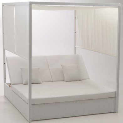 Cama Balinesa HIRUELA para Terrazas en Rattán.