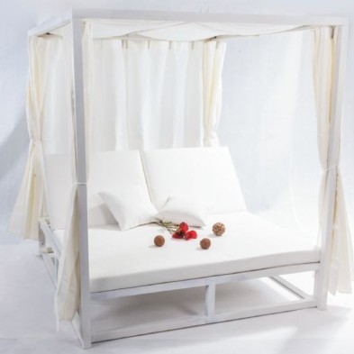 Cama Balinesa HIRUELA para Terrazas en Rattán.